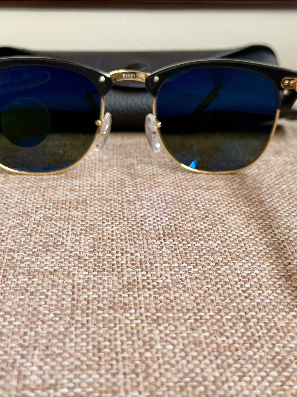 Ray-Ban RB3016 Clubmaster Polarized Black Gold Sunglasses New Unused